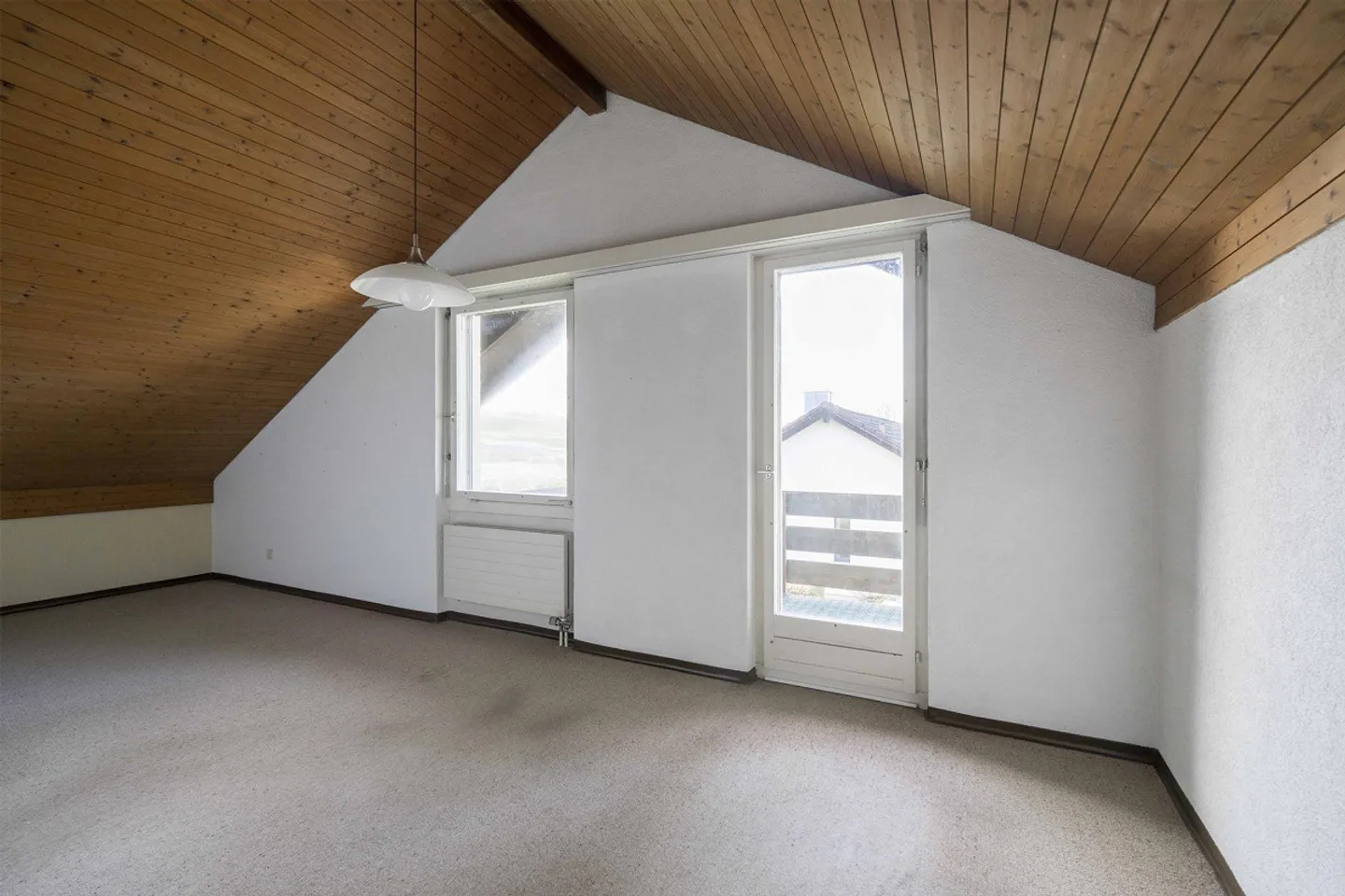 Single-family home in family neighborhood - Photo 14 of 15