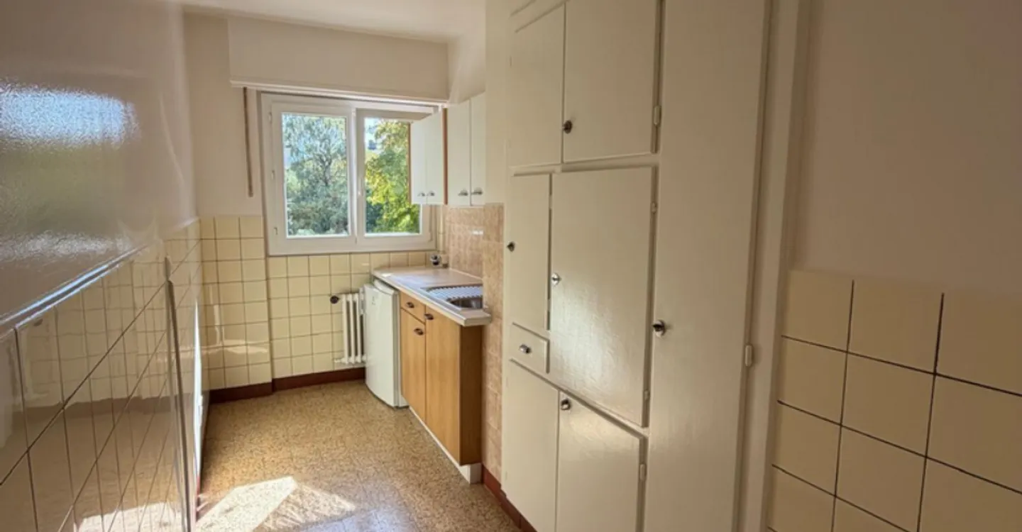 Beautiful apartment located near the CHUV - Photo 2 of 6