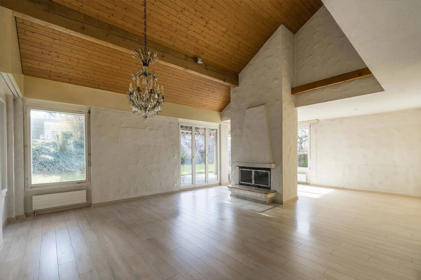 Single-family home in family neighborhood - Photo 5 of 15