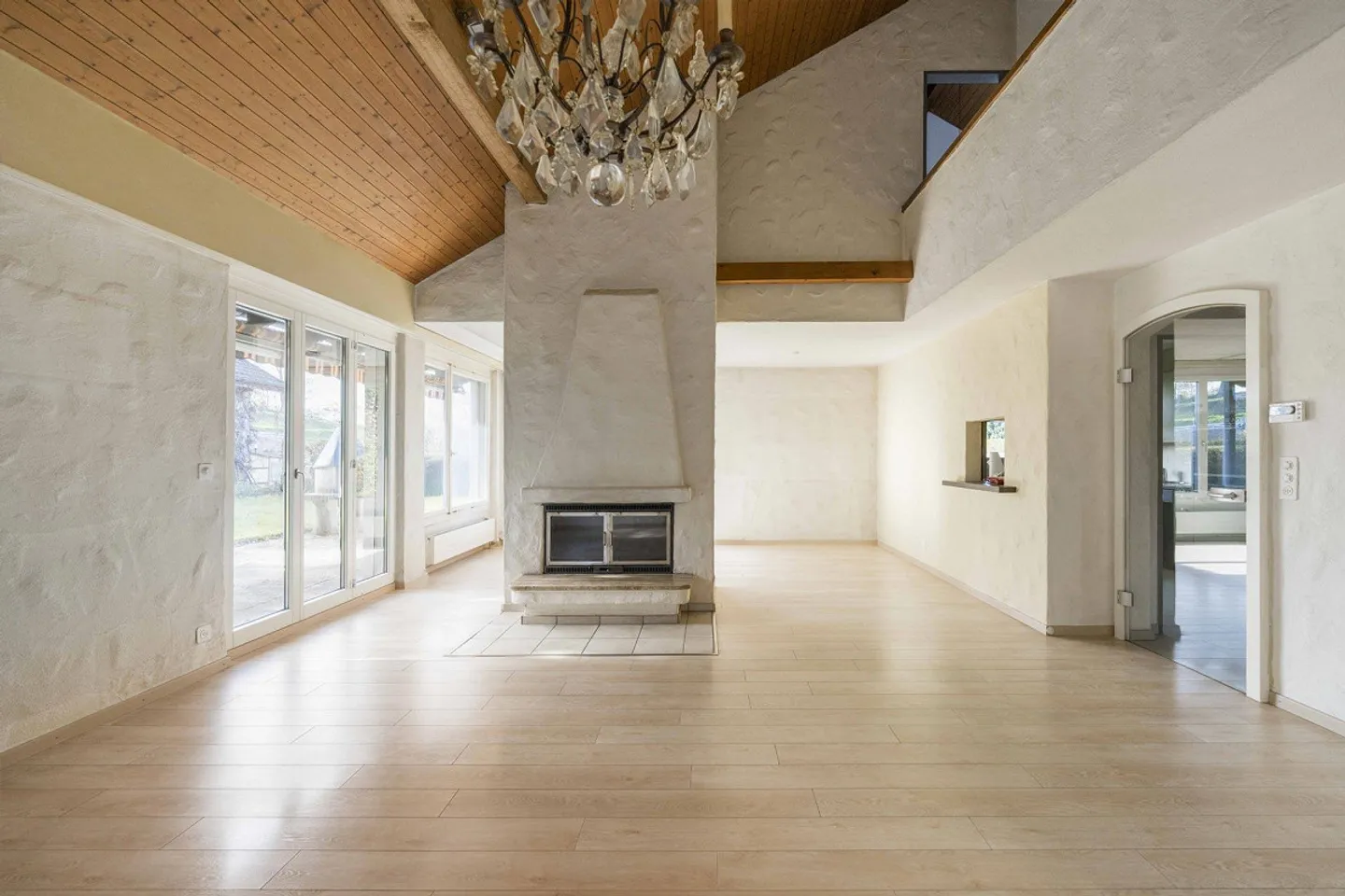 Single-family home in family neighborhood - Photo 6 of 15