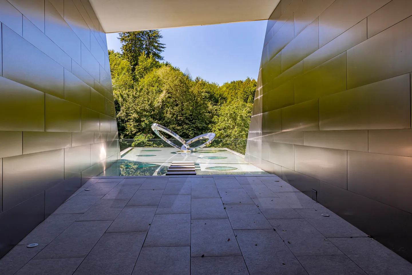 SEEANSICHT WOHNUNG IN EINEM MODERNEN WOHNKOMPLEX - Foto 15 von 16