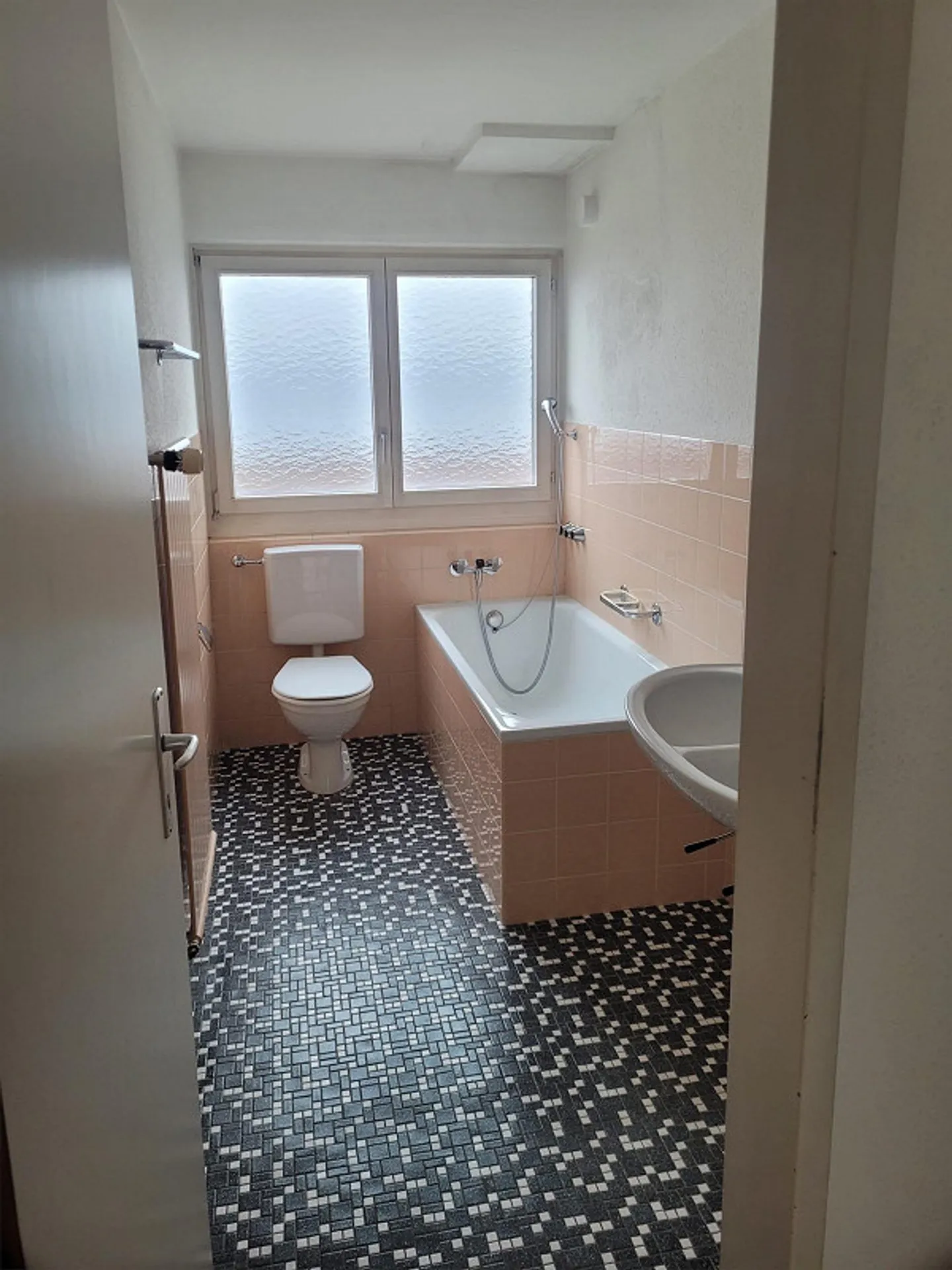 Appartement 4 pièces en emplacement privilégié à Horgen - Limité jusqu'au 31.12.2027 - Photo 3 sur 4