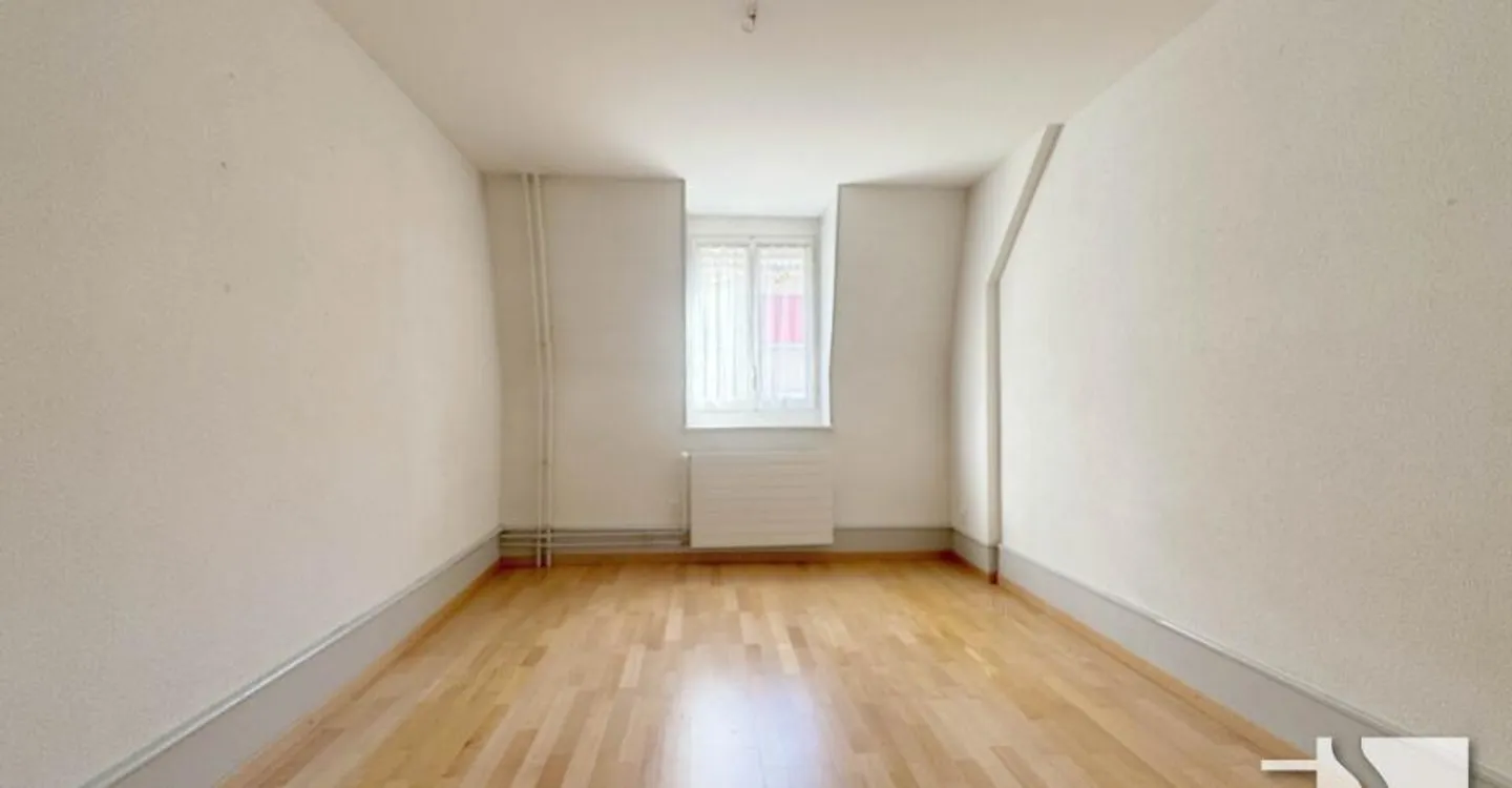 MAGNIFICO 4½ LOCALI IN CORSO DI RISTRUTTURAZIONE - Foto 3 di 8