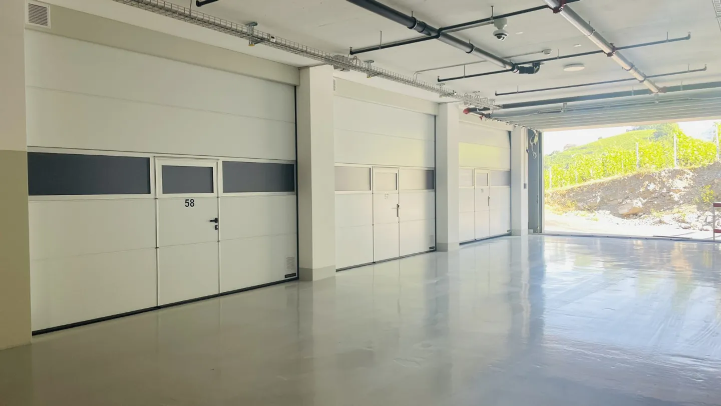 Box Polivalente di 50 m² in Zona Industriale a Villeneuve - Foto 1 di 6