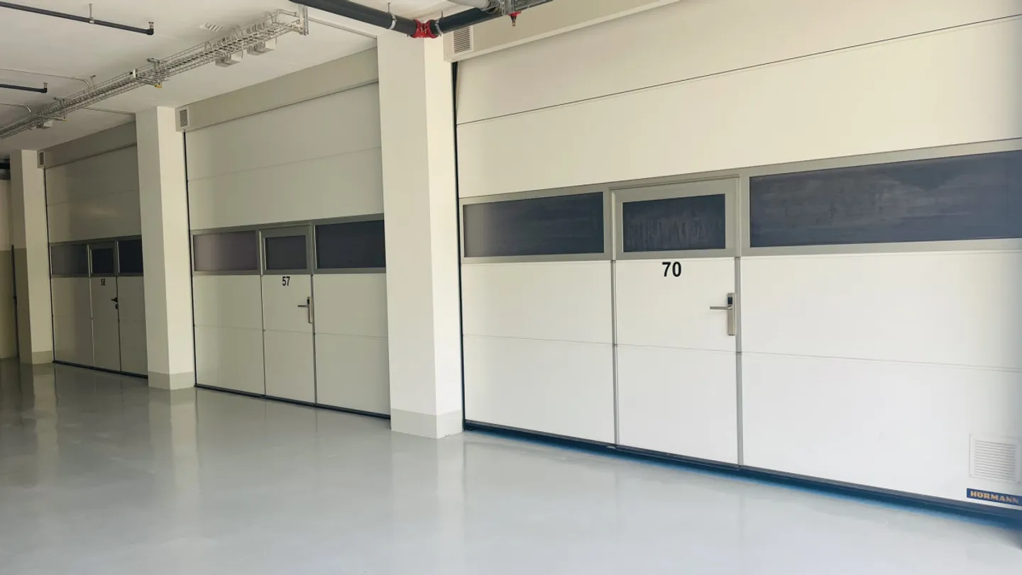 Box Polivalente di 50 m² in Zona Industriale a Villeneuve - Foto 2 di 6