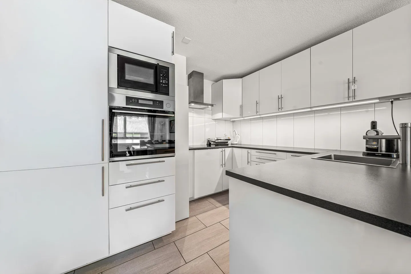 Vie soignée dans la verdure - Appartement de 4,5 pièces à Bösingen - Photo 2 sur 9