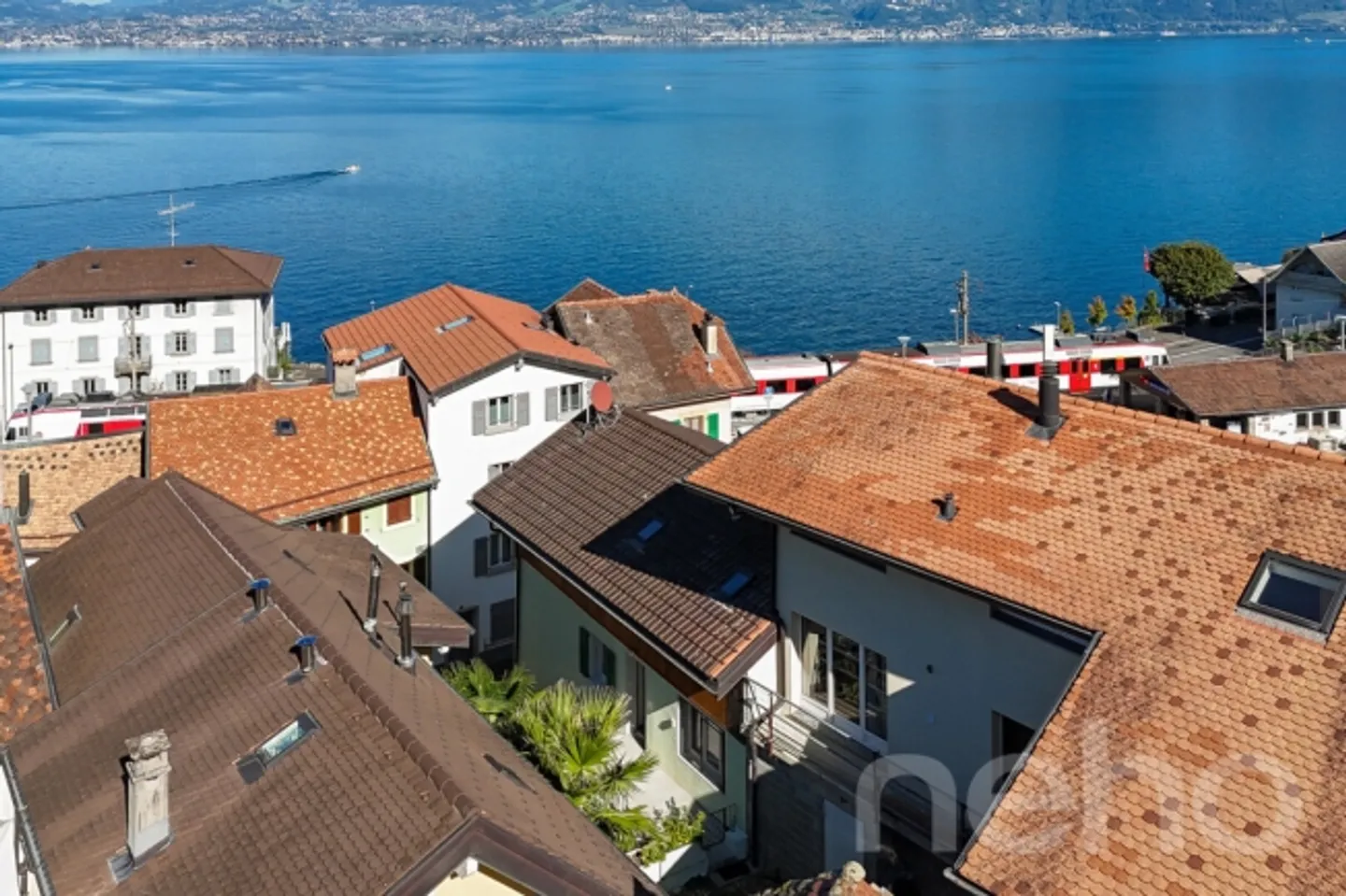 Charming house composed of 2 apartments in the heart of St-Gingolph - Photo 3 of 12