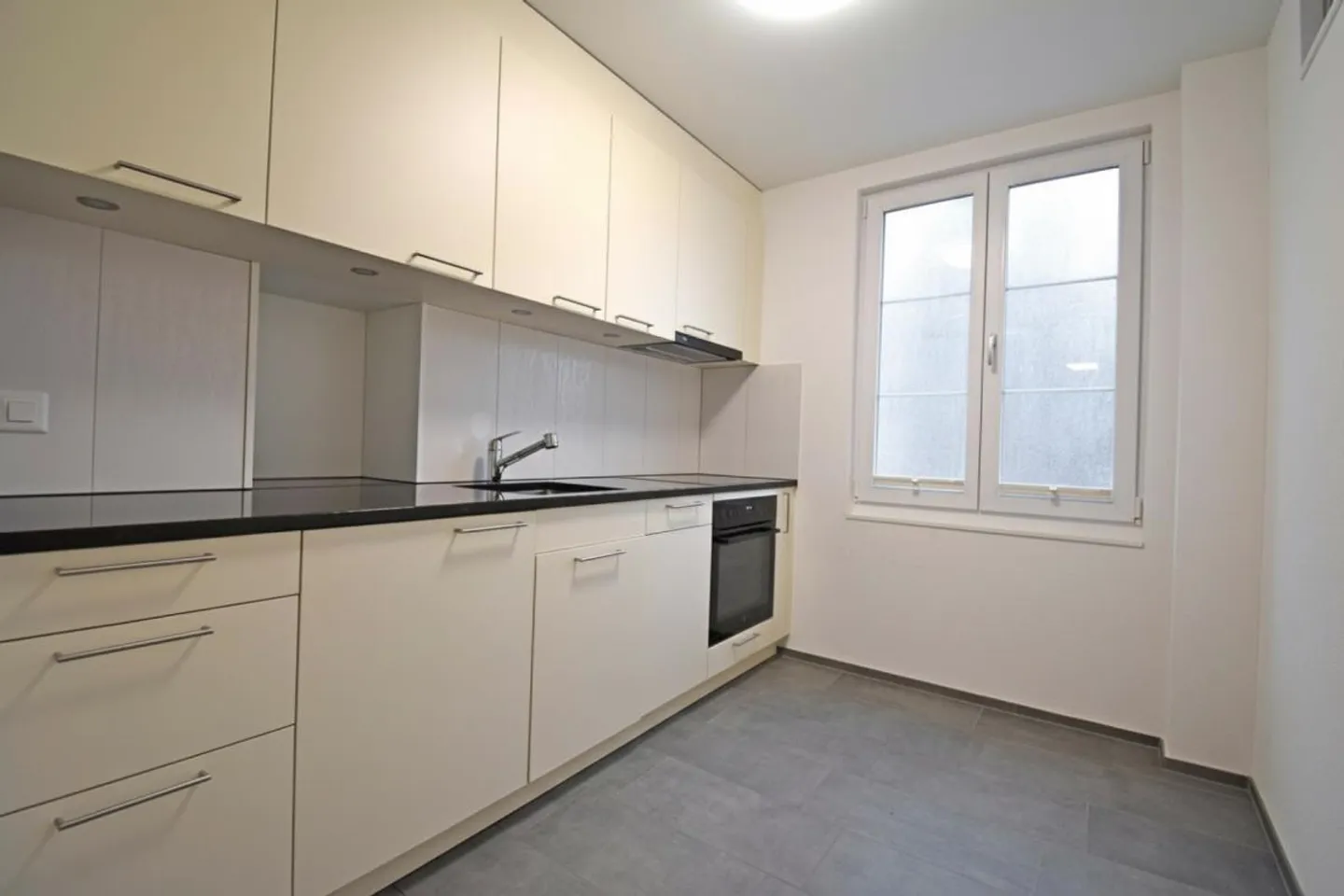 Charming rural property with residential and commercial spaces - Photo 5 of 21