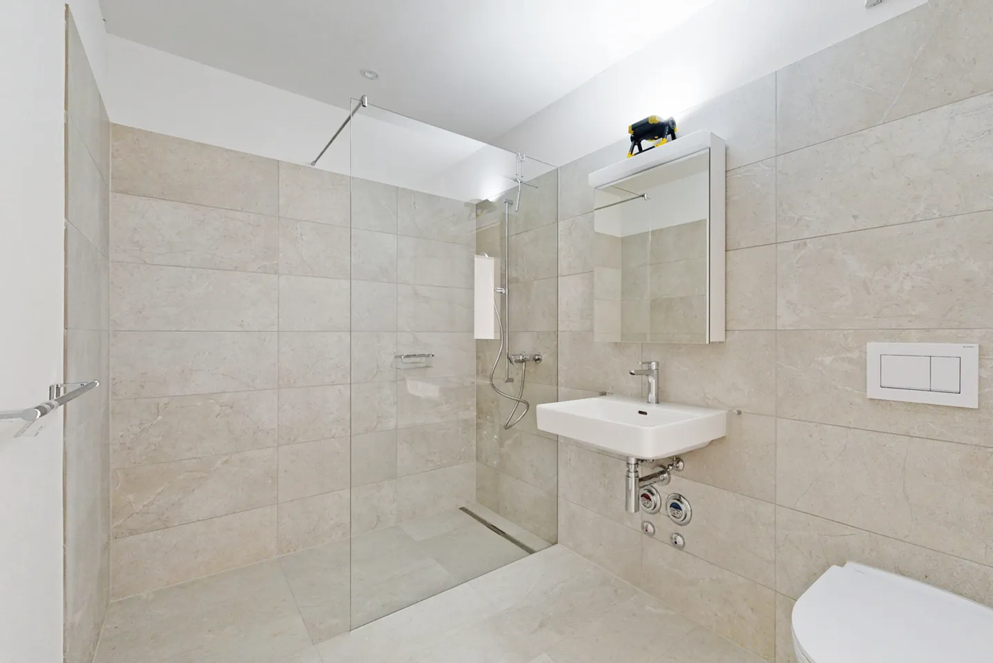 2.5 Room Apartment - Photo 7 of 8