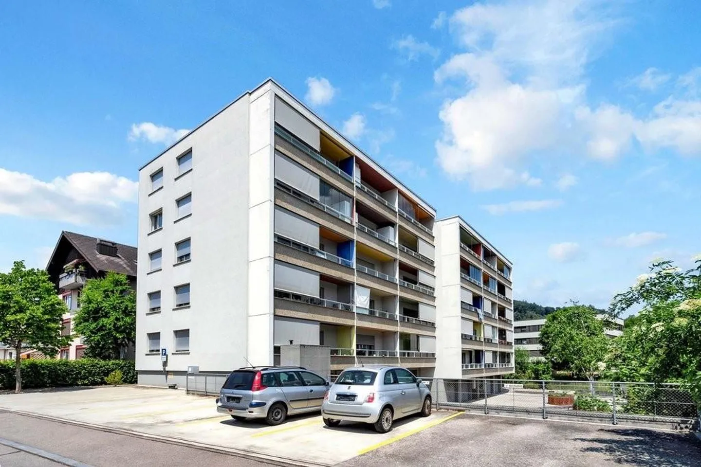 Freie Einstellhallenplätze - Foto 1 von 2