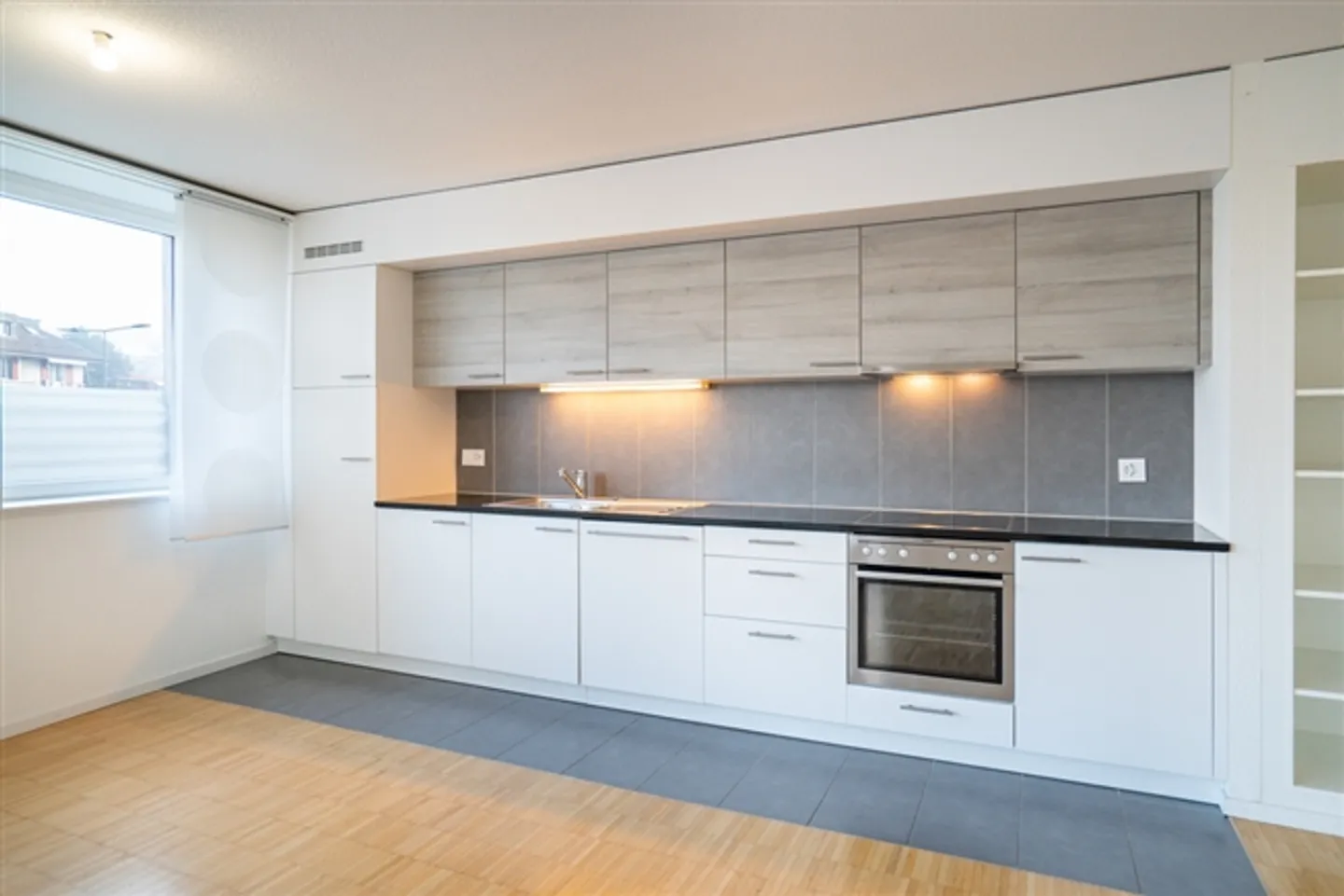 Belle appartement de 3.5 pièces avec loggia à Lausanne - Photo 2 sur 10