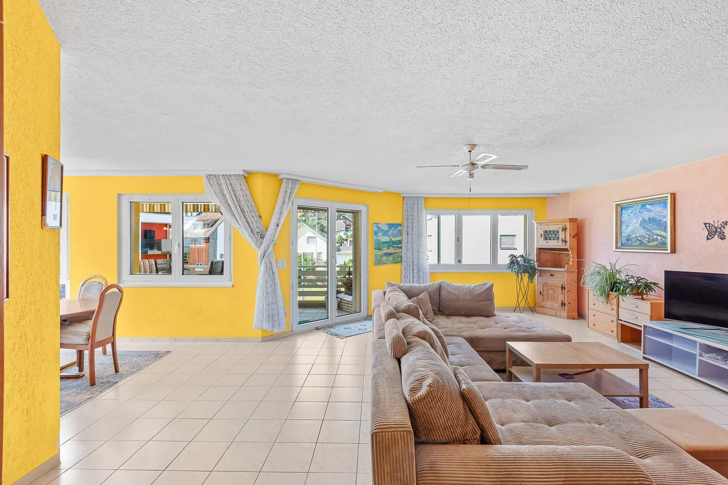 WELL LOCATED & FUNCTIONALLY DESIGNED - Photo 6 of 13