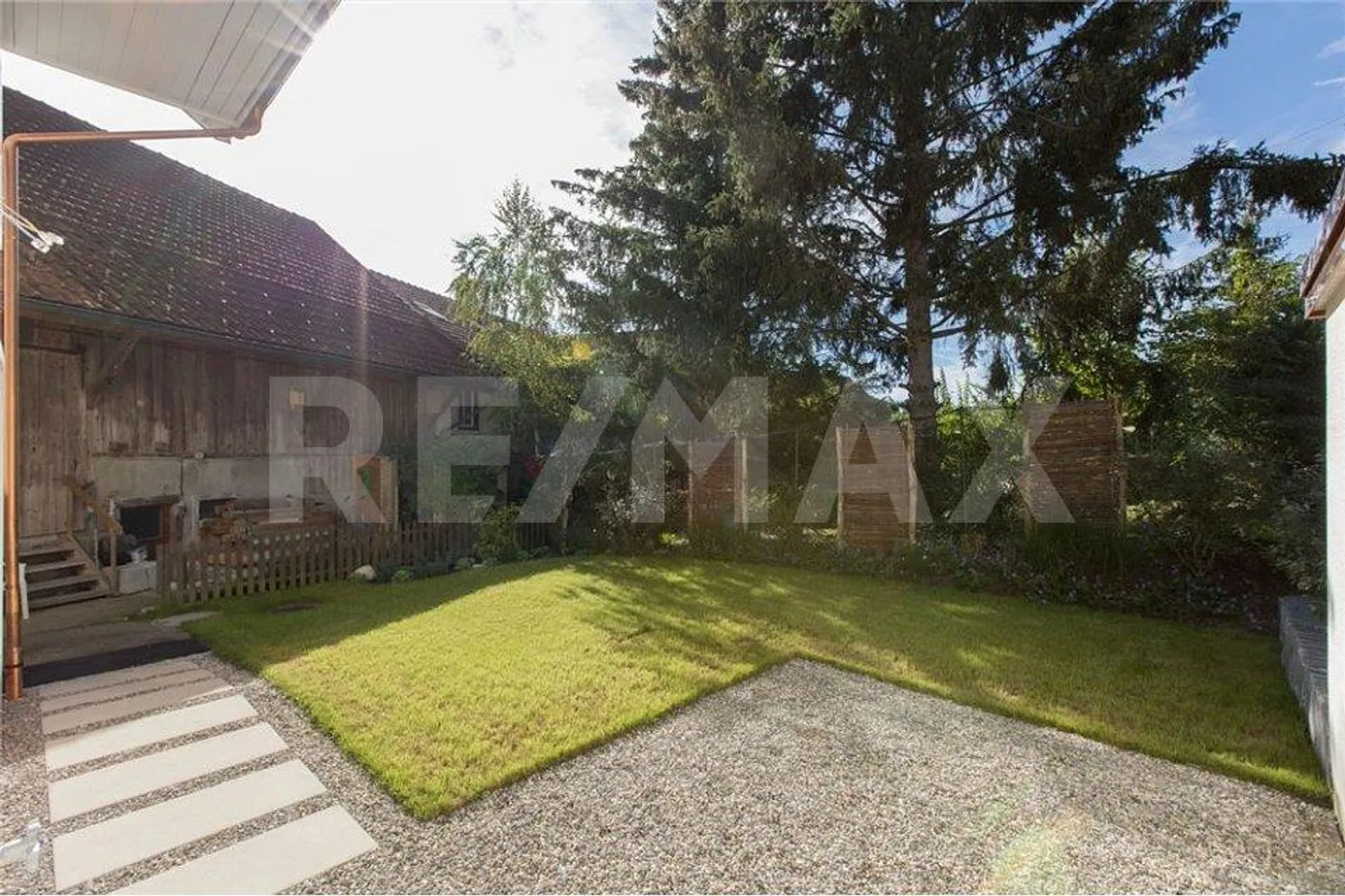 Modern Living Experience in the Countryside – 6.5-Room House with Building Rights or Land Purchase - Photo 2 of 12