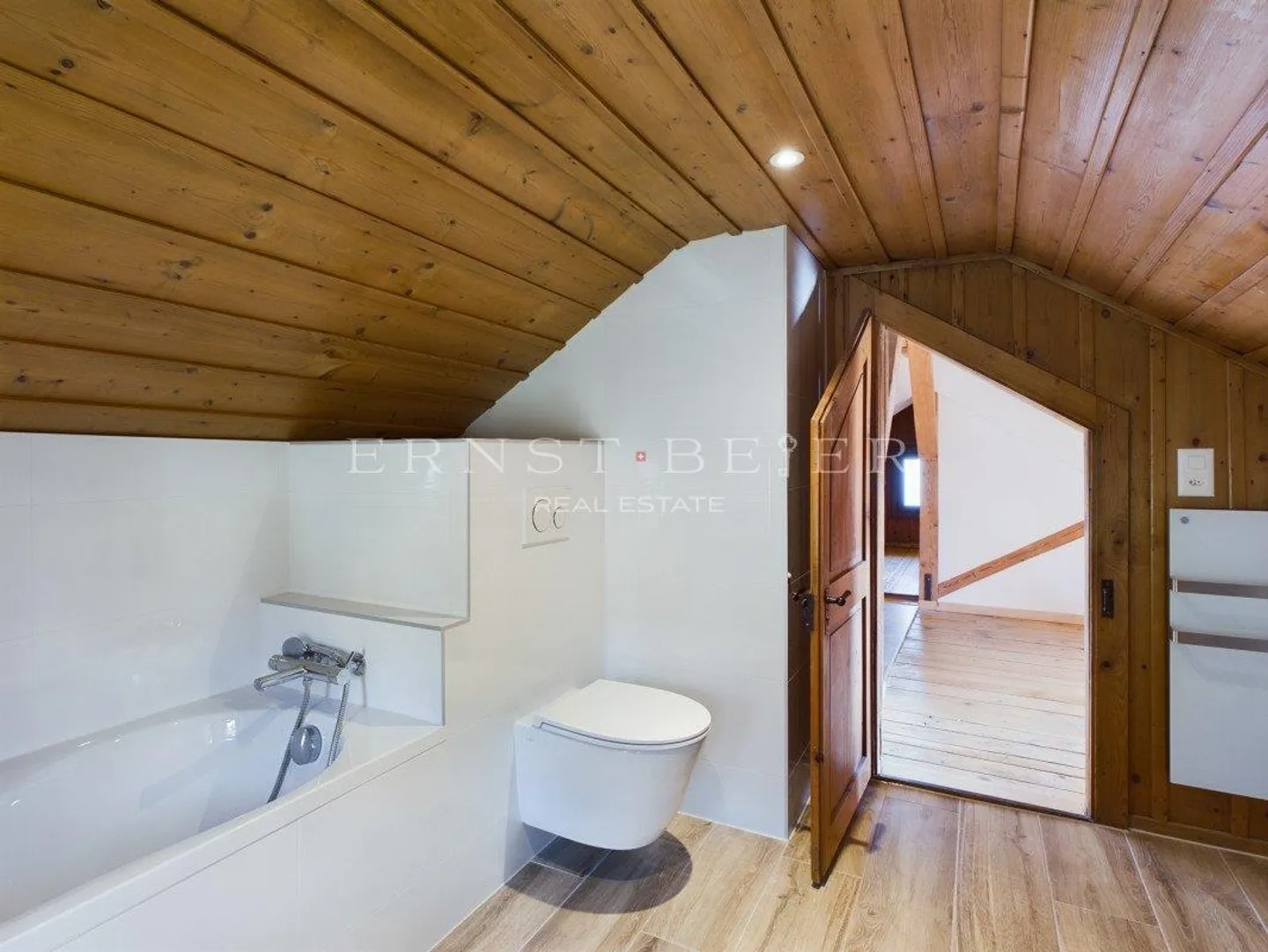 Schönes, vollständig renoviertes Herrenhaus - 2 Wohnungen - Foto 10 von 13