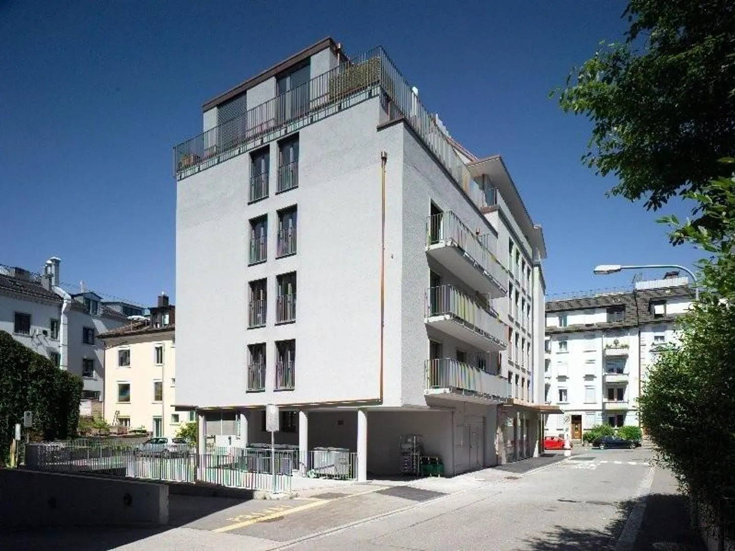 Parking space in Seefeld - Near tram stop Kreuzstrasse - Photo 1 of 1