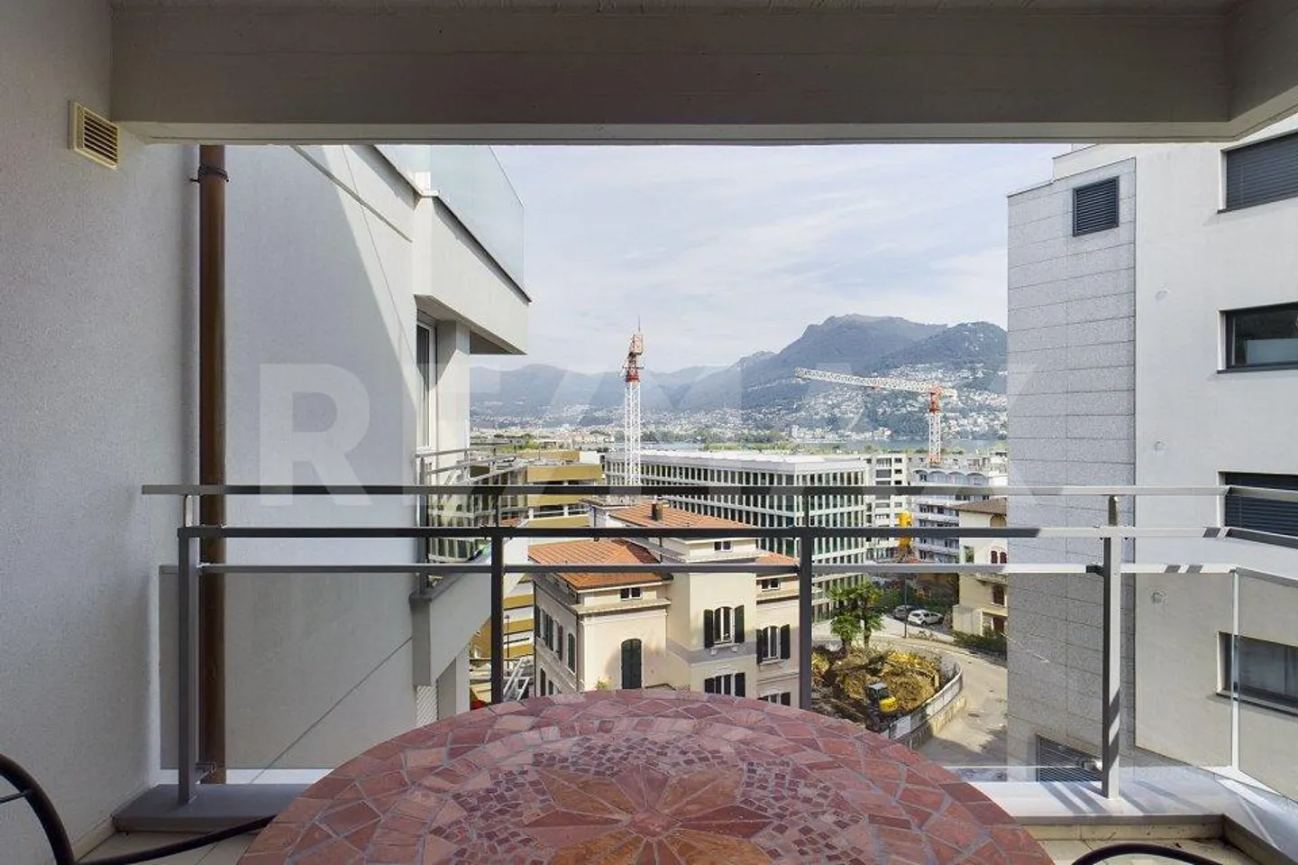 Elegante Ferienwohnung mit Blick auf Lugano und den See - Foto 7 di 13