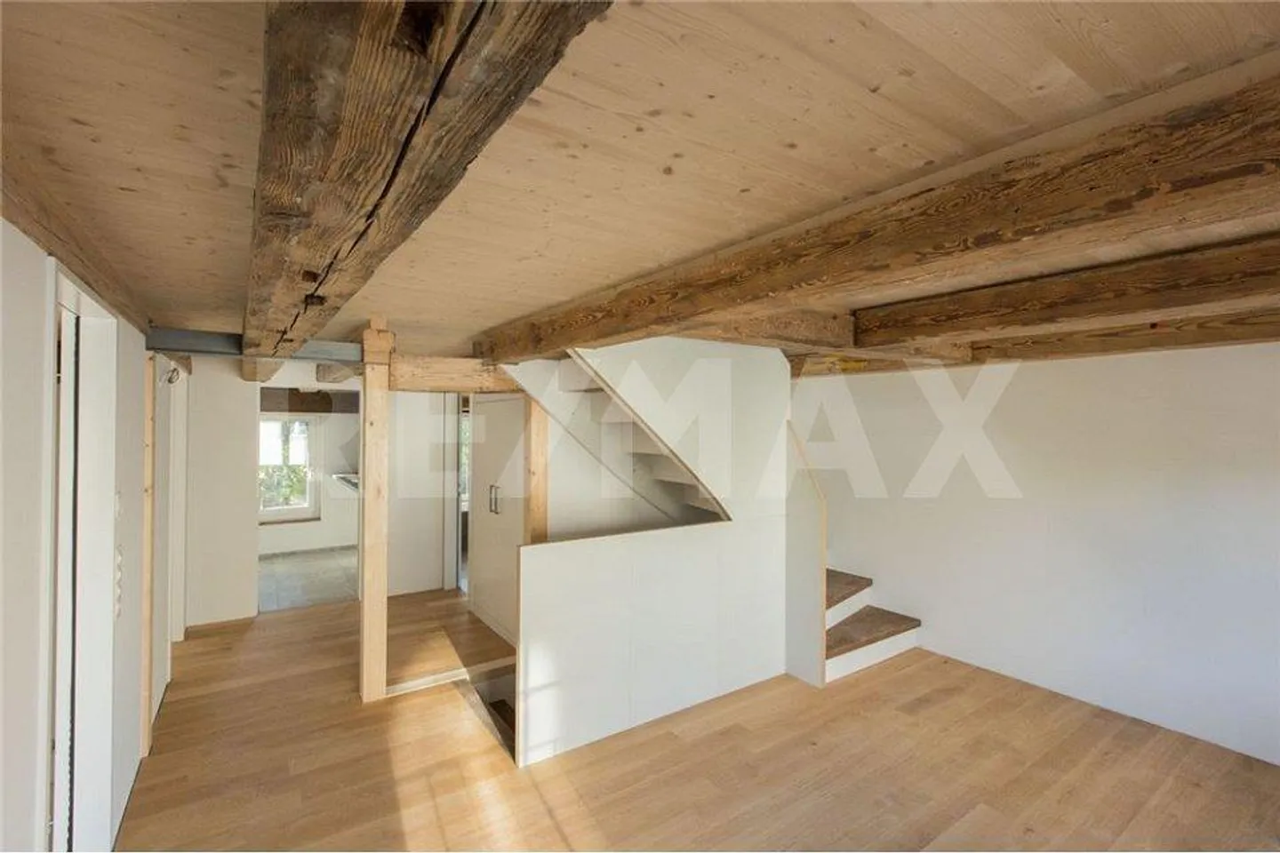 Modern Living Experience in the Countryside – 6.5-Room House with Building Rights or Land Purchase - Photo 7 of 12