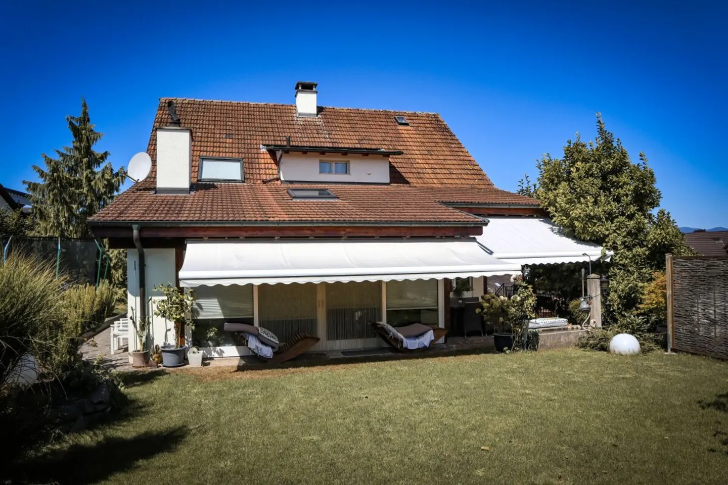 6 1/2 Zimmer-Einfamilienhaus mit kleiner Einliegerwohnung - Foto 1 von 14