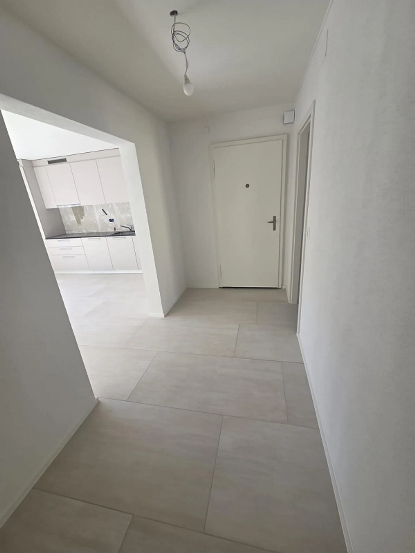 Two newly renovated 2.5-room apartments – modern living on Römerweg - Photo 5 of 8