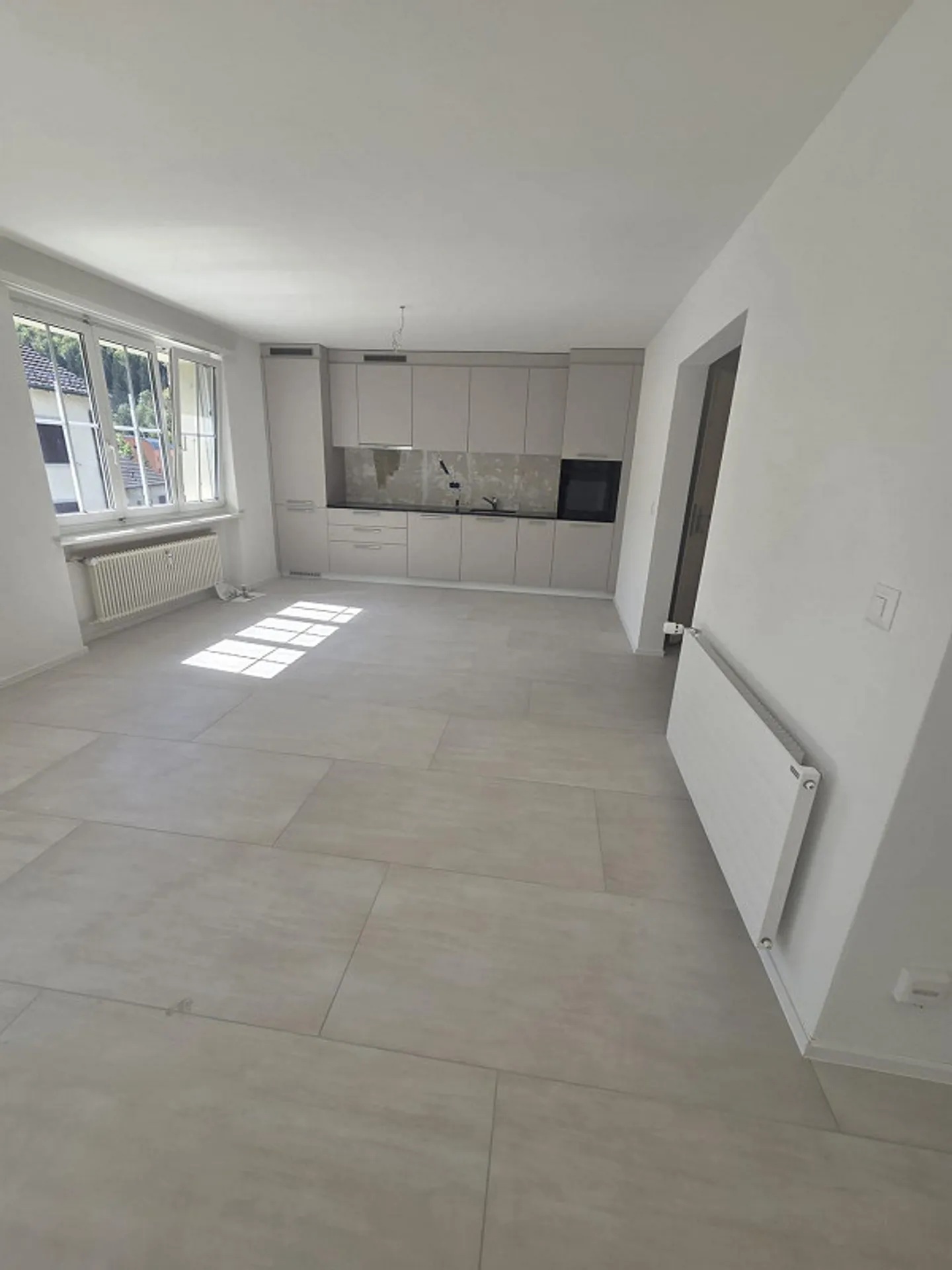 Two newly renovated 2.5-room apartments – modern living on Römerweg - Photo 2 of 8
