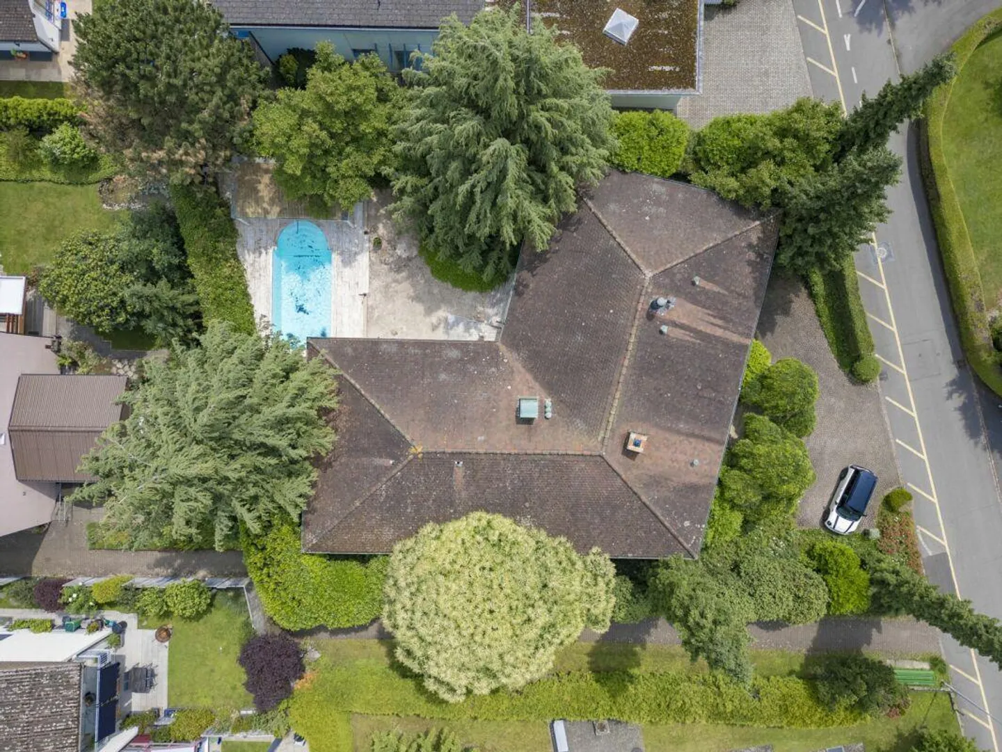 Charmante Villa mit Umschwung und viel Privatsphäre - Foto 2 von 14