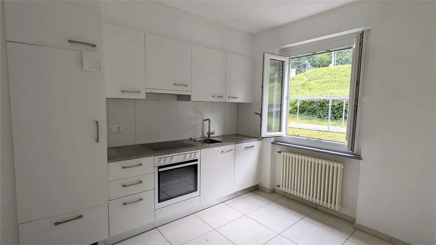 Bodio, bright 3.5-room apartment with large balcony - Photo 4 of 10