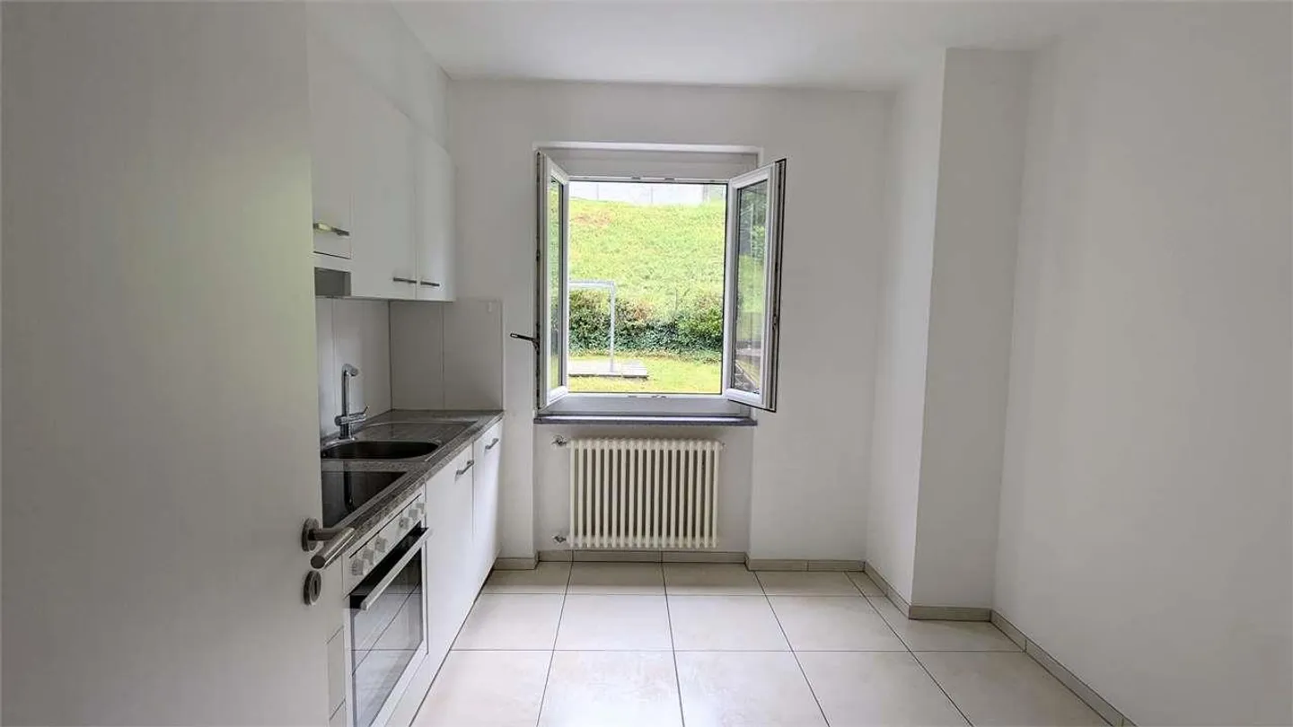 Bodio, bright 3.5-room apartment with large balcony - Photo 5 of 10