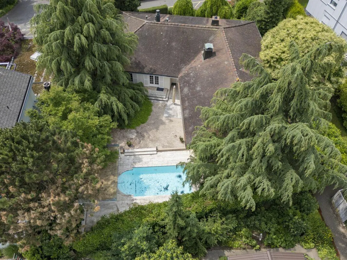 Charmante Villa mit Umschwung und viel Privatsphäre - Foto 3 von 14