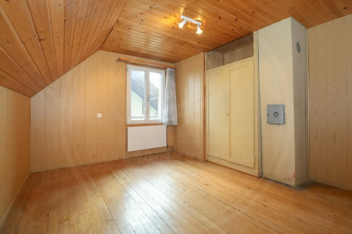Casa unifamiliare con grande capannone a Schafisheim - proprietà ideale per investitori e artigiani - Foto 9 di 13