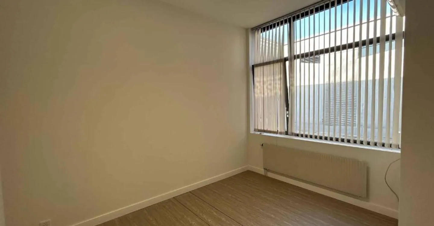 Renovierter Büroraum in Crissier - Foto 2 von 3