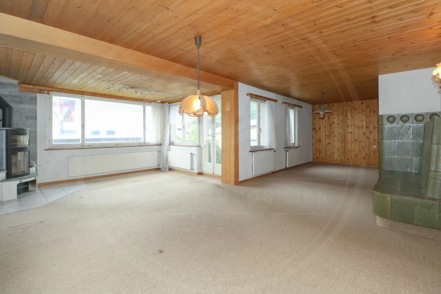 Casa unifamiliare con grande capannone a Schafisheim - proprietà ideale per investitori e artigiani - Foto 5 di 13