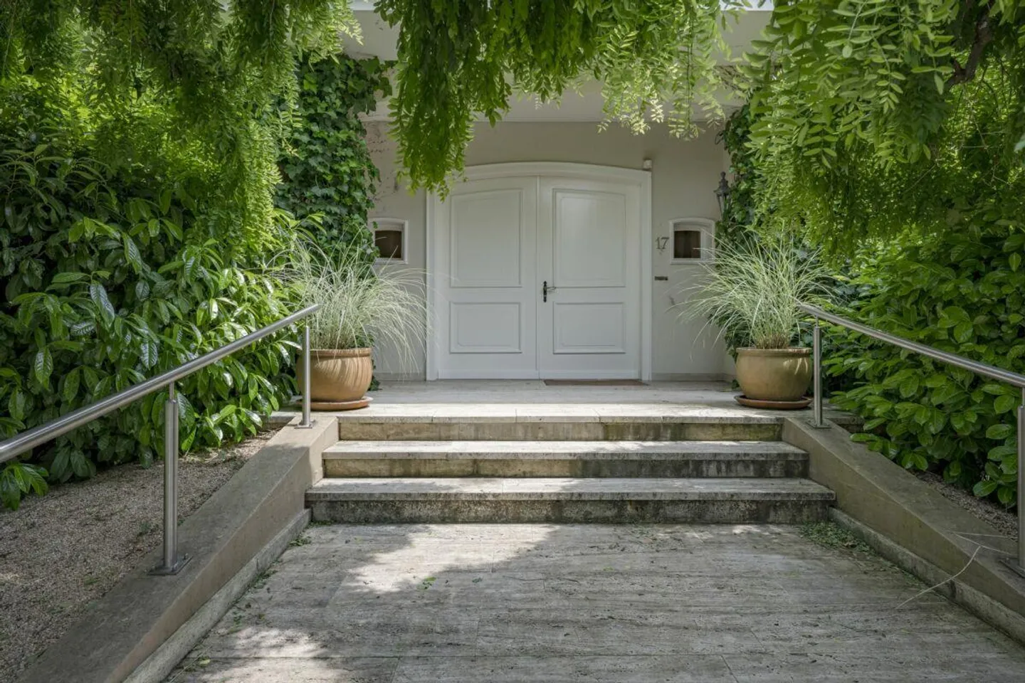 Charmante Villa mit Umschwung und viel Privatsphäre - Foto 6 von 14