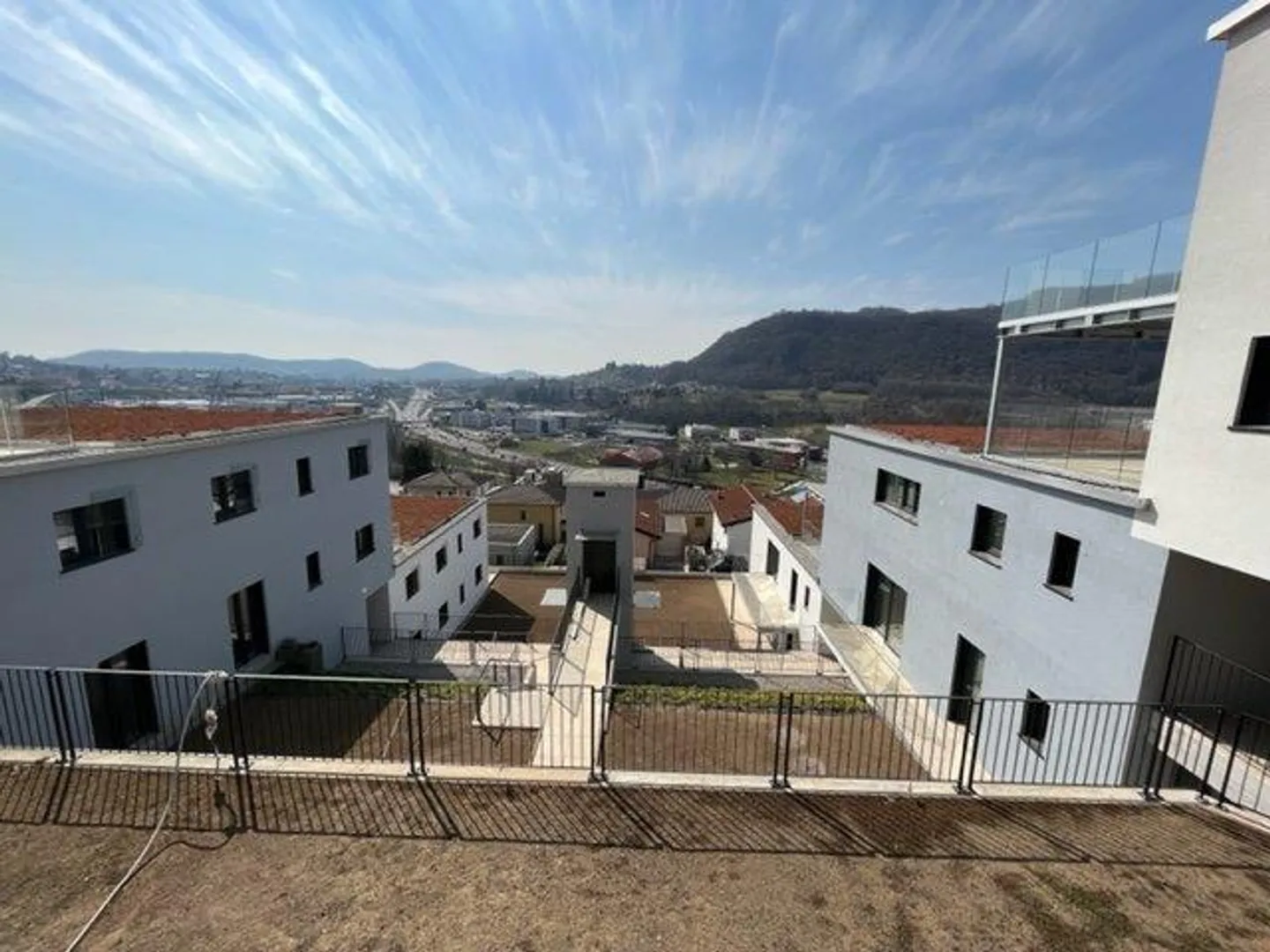 MENDRISIO: 3.5 LOC. NEU PANORAMISCH - Foto 3 von 12