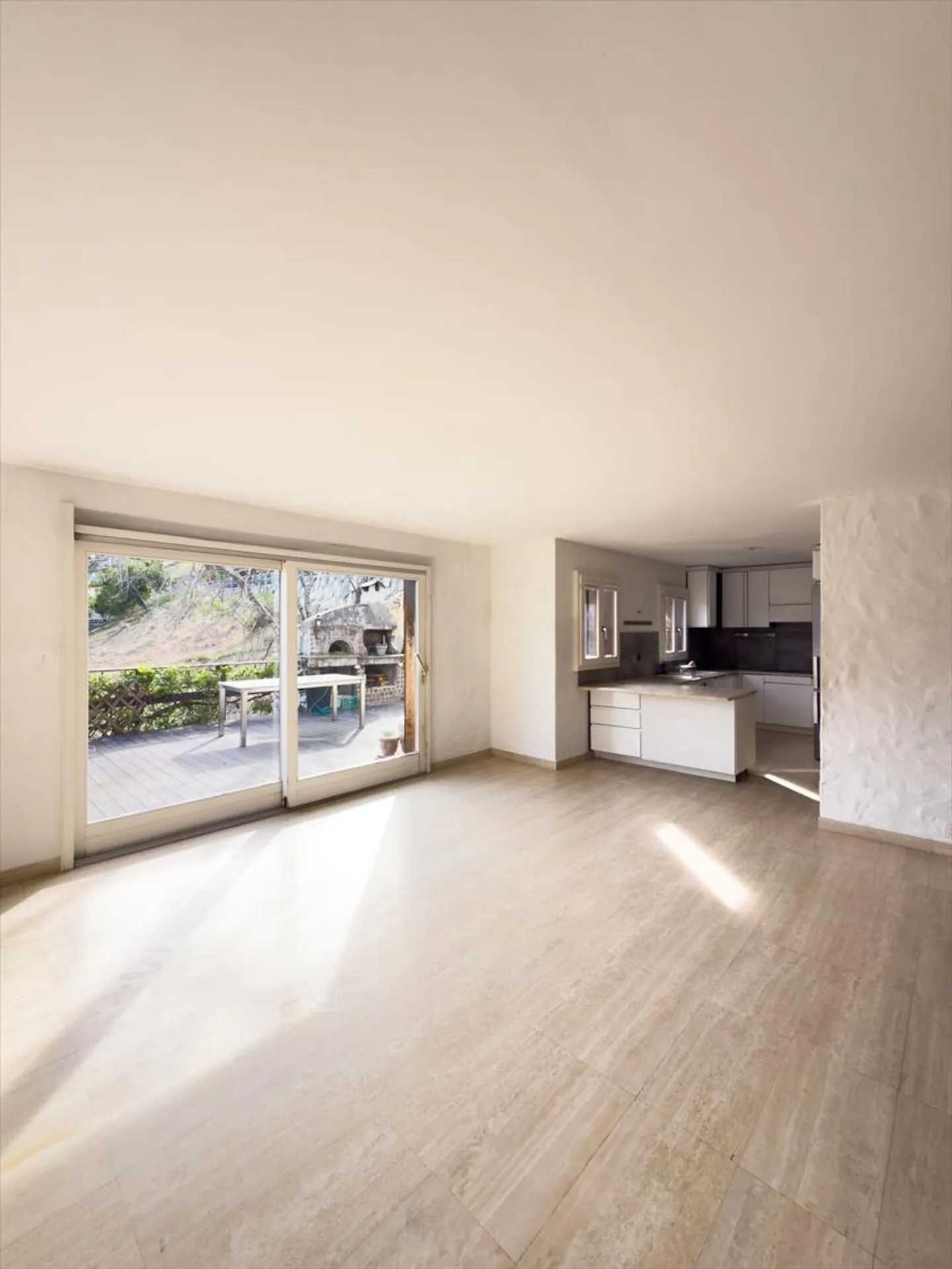 Großes Familienhaus mit unabhängiger Wohnung und Panoramablick - Foto 8 von 13