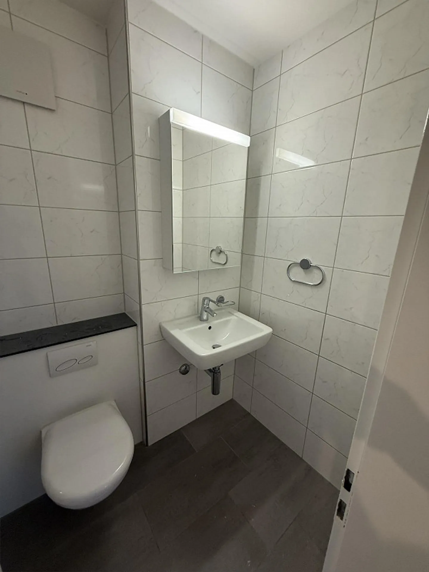 Affordable 5 1/2 room apartment 100m from the train station - Photo 11 of 13