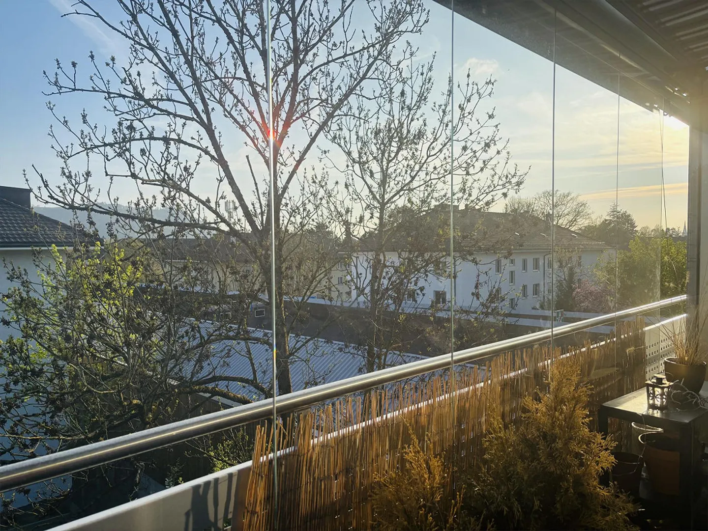 Ampio appartamento monolocale con grande balcone - Foto 3 di 8