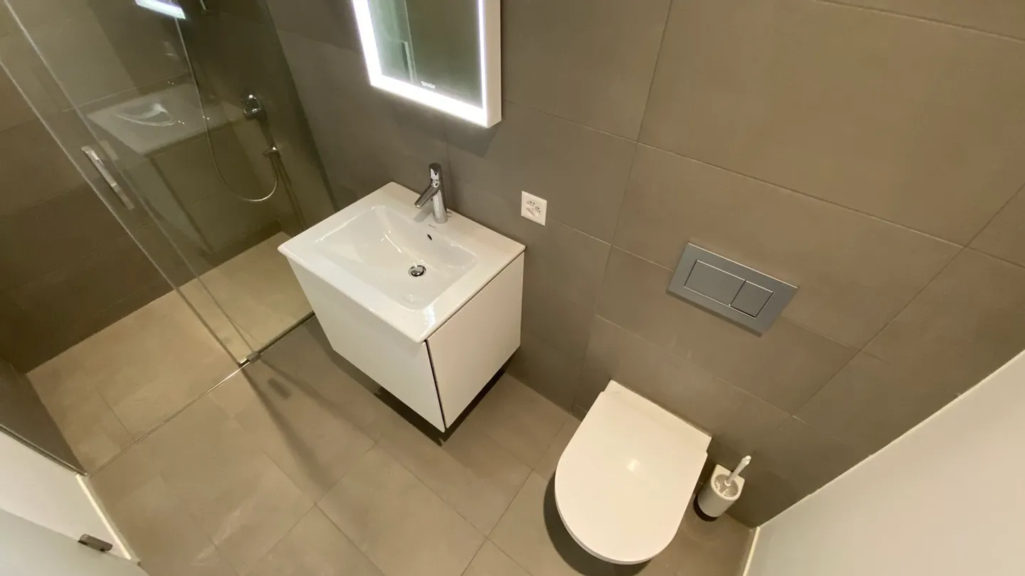 Appartement de 5,5 pièces de haut standing avec ascenseur - Photo 7 sur 30