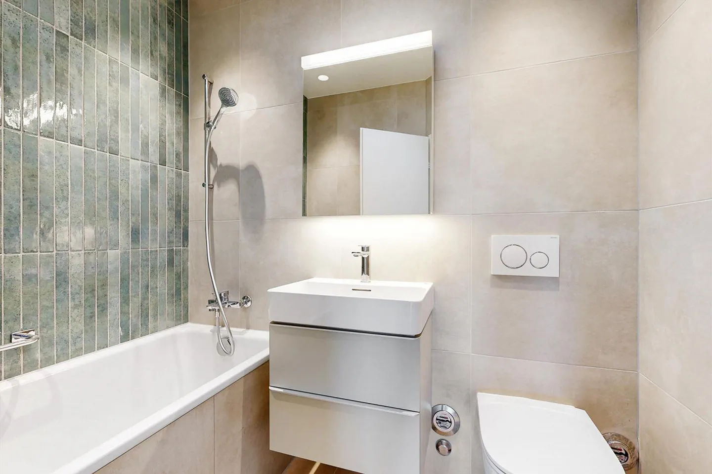 Duplex lumineux près du jet d'eau - Photo 7 sur 8