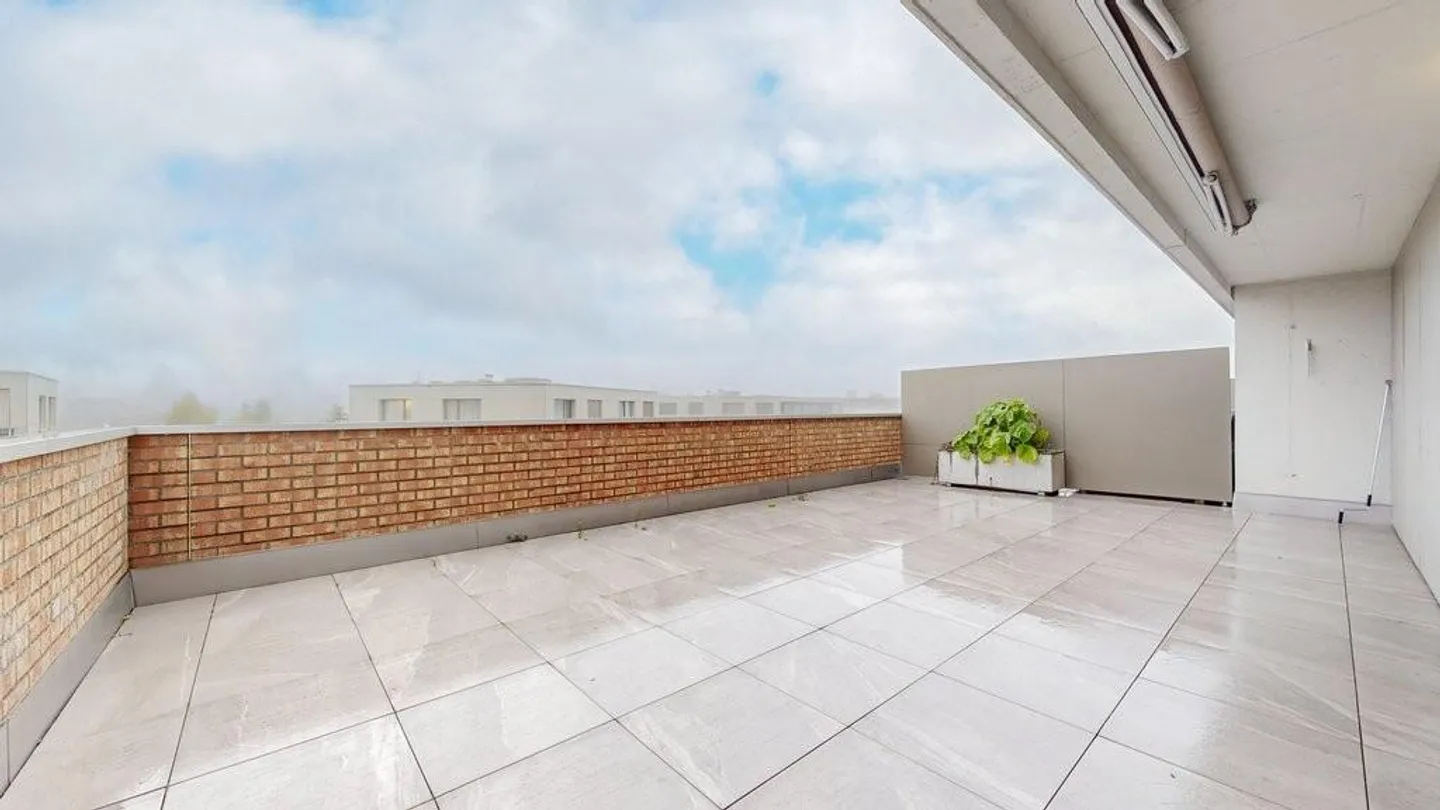 Appartamento singolo confortevole con enorme terrazza - Foto 8 di 10