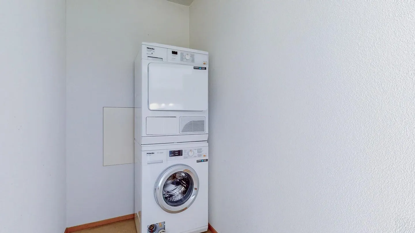 Appartamento singolo confortevole con enorme terrazza - Foto 9 di 10