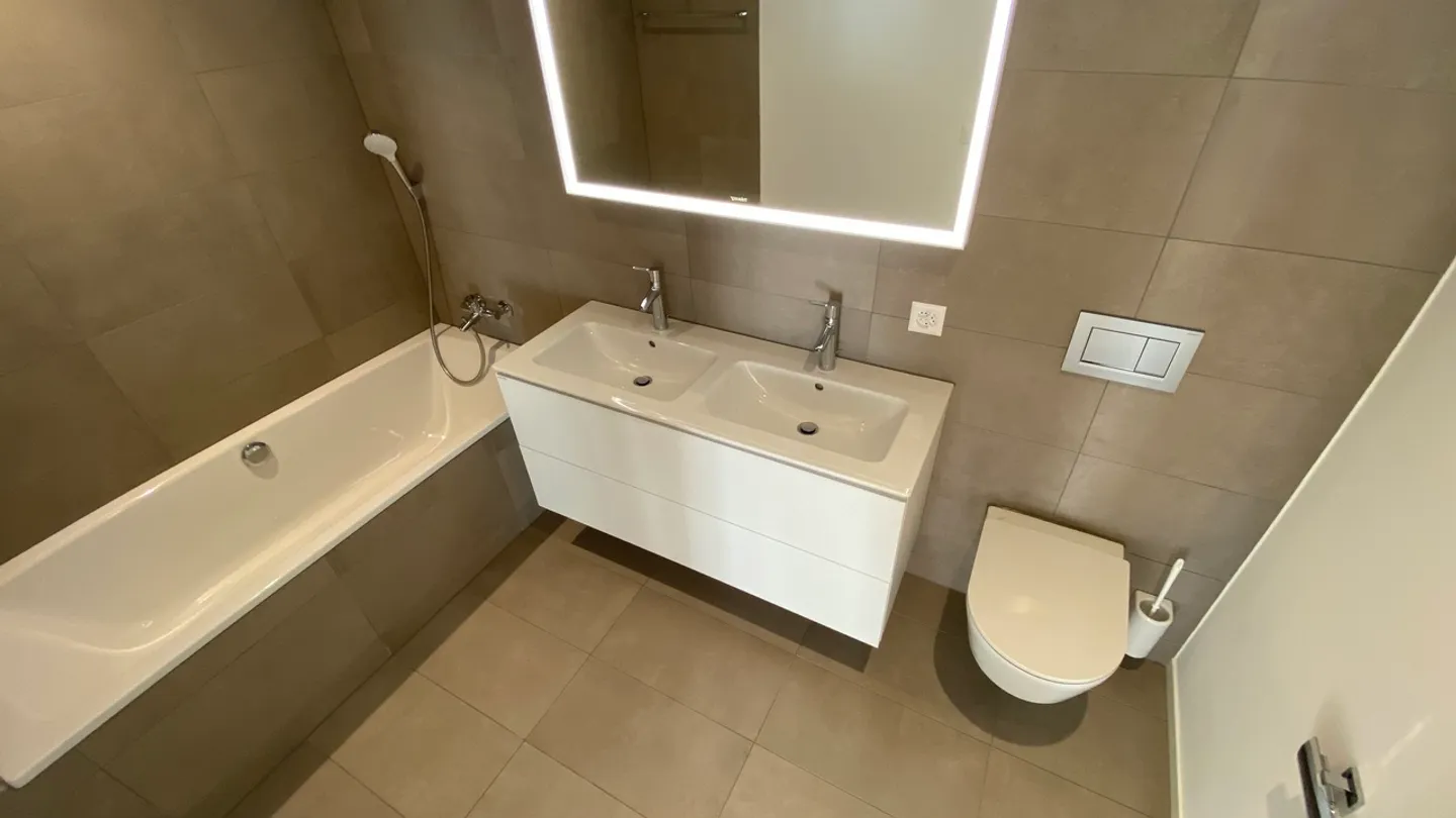 Appartement de 5,5 pièces de haut standing avec ascenseur - Photo 10 sur 30