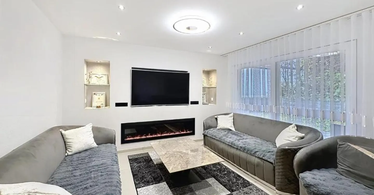 Villa moderna con doppio potenziale - Foto 2 di 8