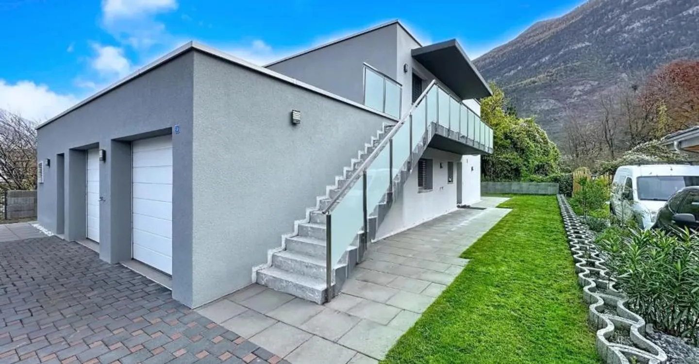 Villa moderna con doppio potenziale - Foto 8 di 8
