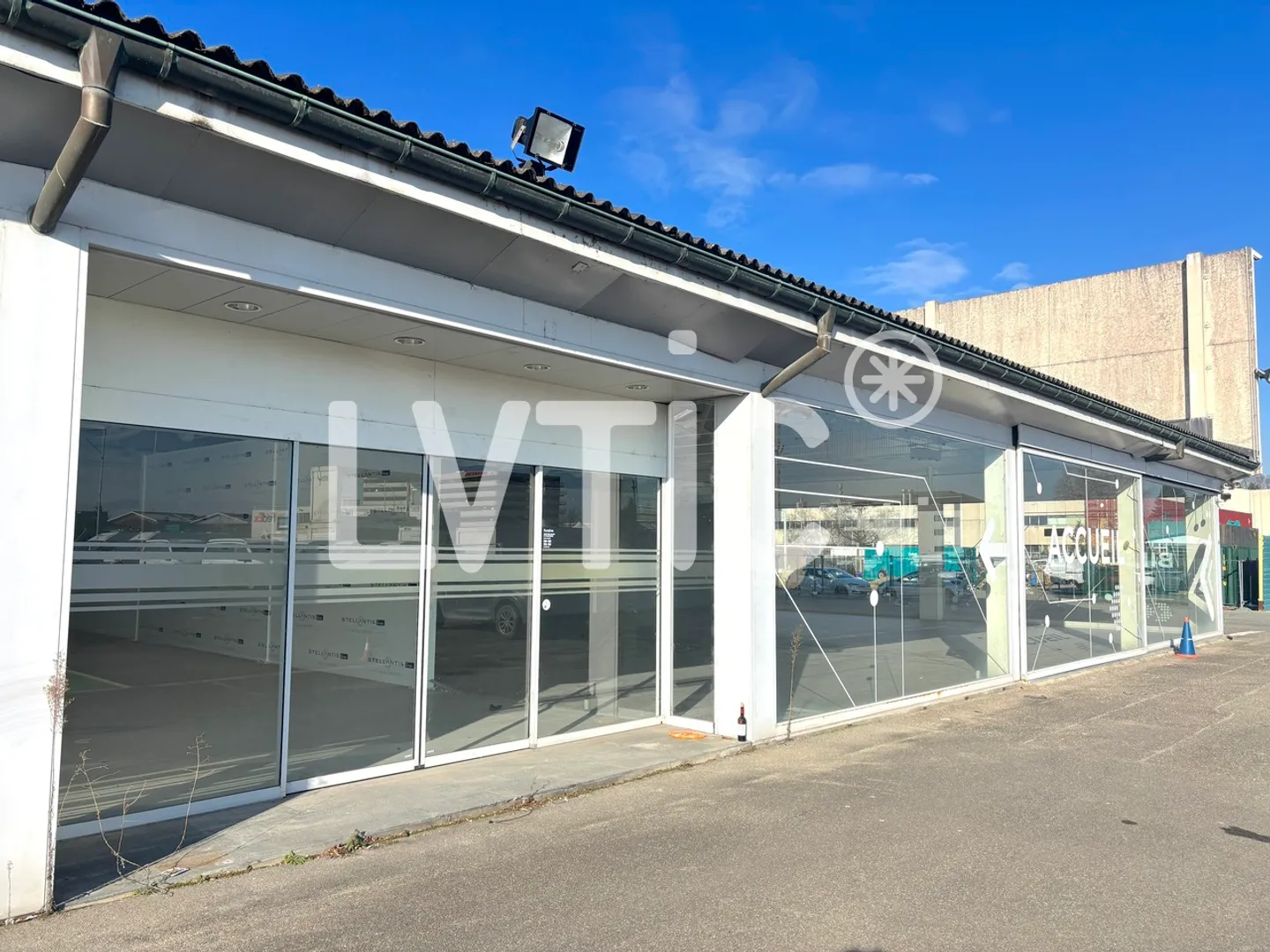 Entrepôt à louer, showroom de 600 m2 à Meyrin - Photo 5 sur 7