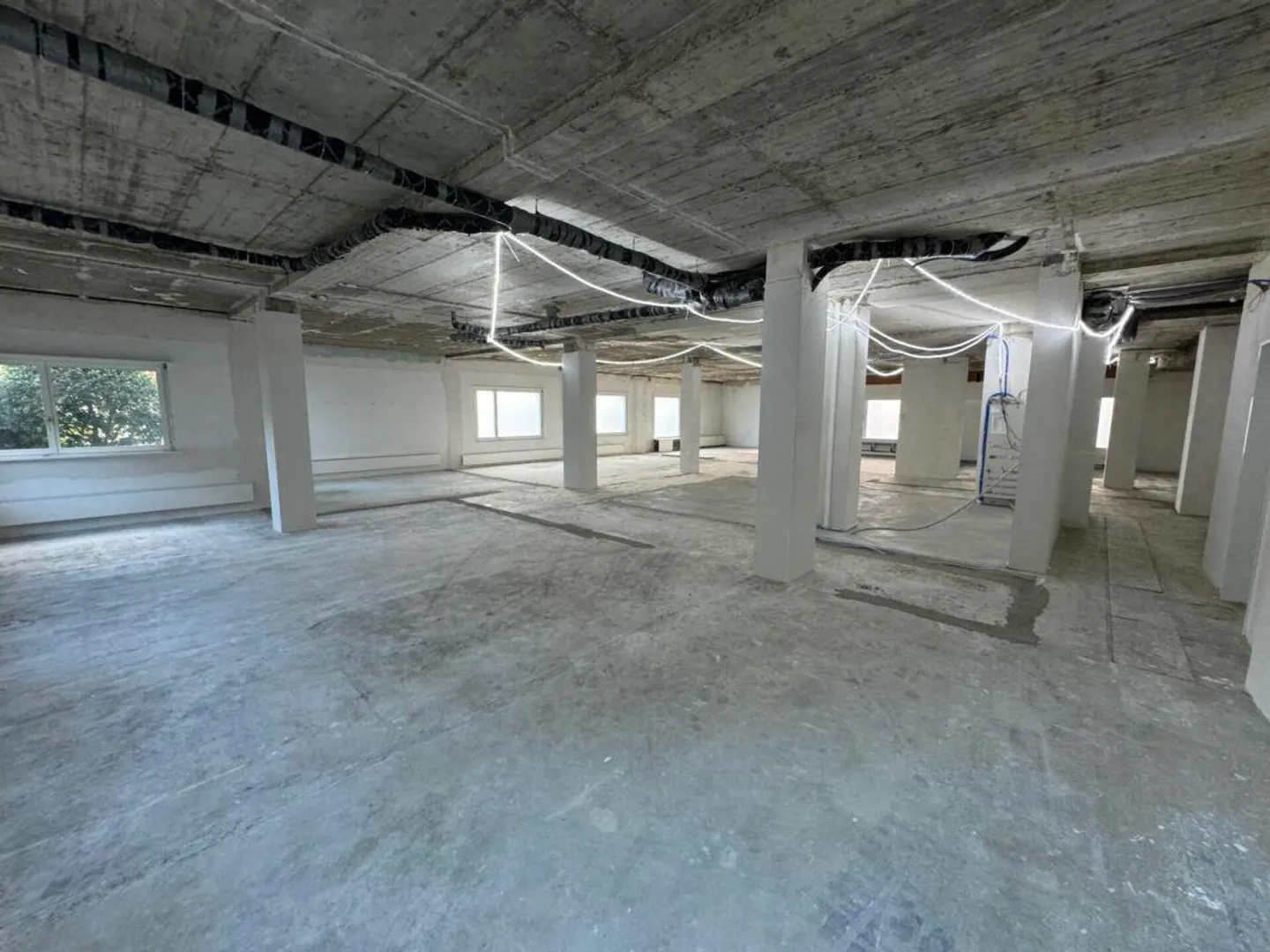 Commercial space on the ground floor, centrally located in Oberengstringen - Photo 5 of 6