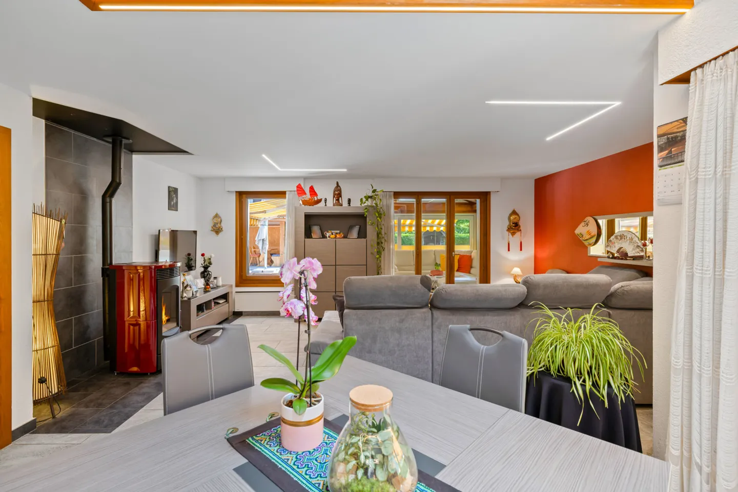 Spacious Single-Family Villa - Photo 11 of 13