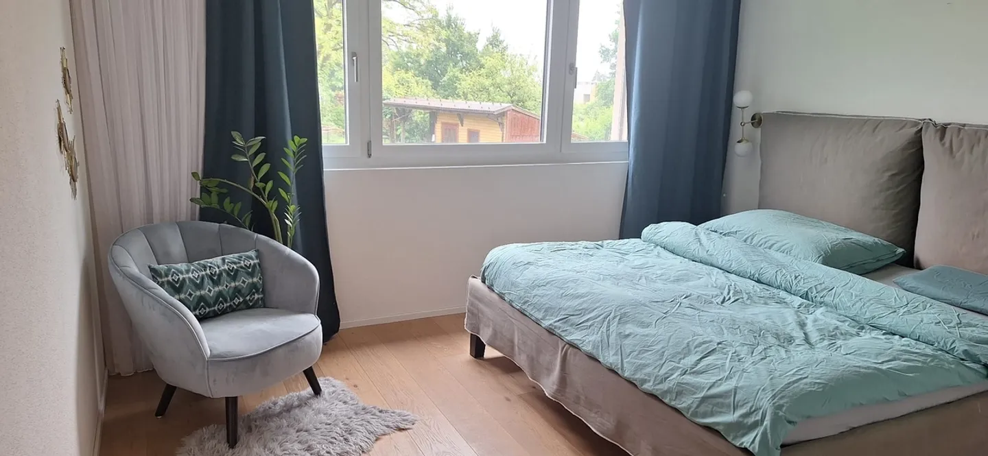 Grosszügige Gartenwohnung mit modernem Komfort und Minergie Plus Standard in Wädenswil - Foto 4 von 12