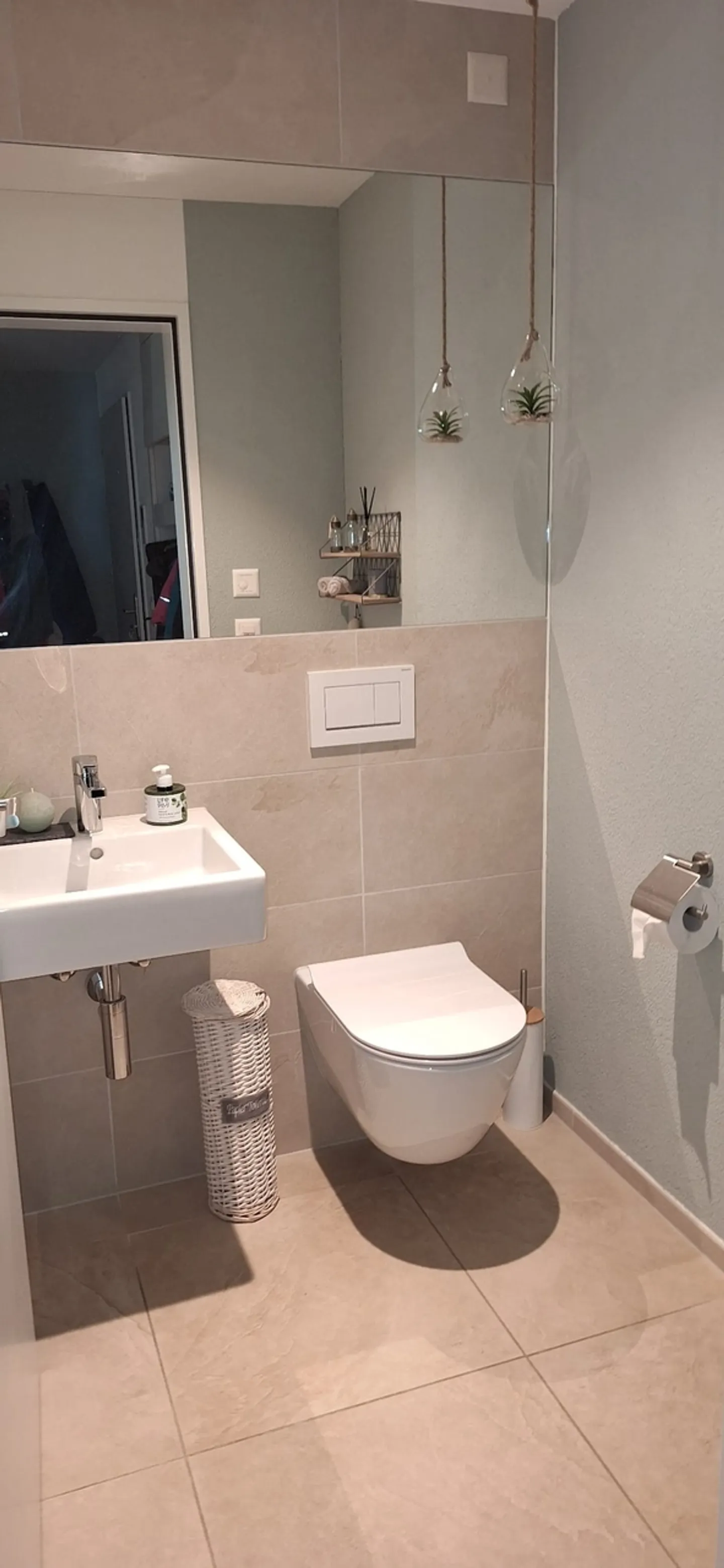 Grosszügige Gartenwohnung mit modernem Komfort und Minergie Plus Standard in Wädenswil - Foto 8 von 12