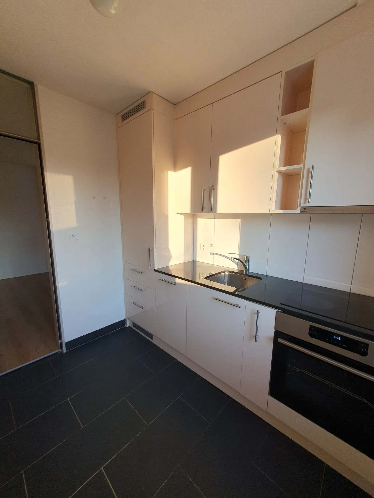 Great 2.5 Room Apartment in Langenthal - Photo 2 of 14