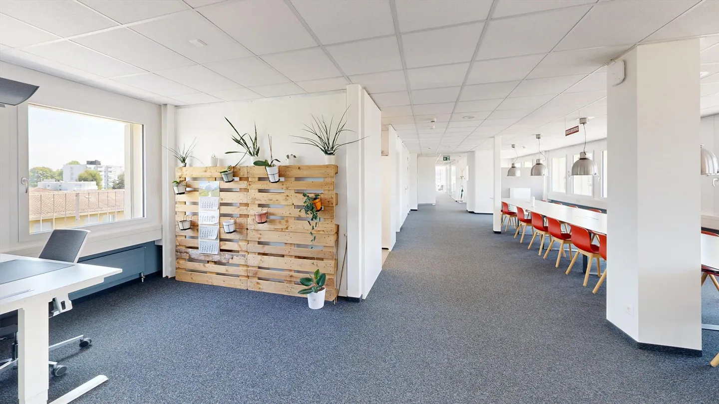 Espace de bureau exclusif avec terrasse sur le toit et finition haut de gamme - Photo 5 sur 11